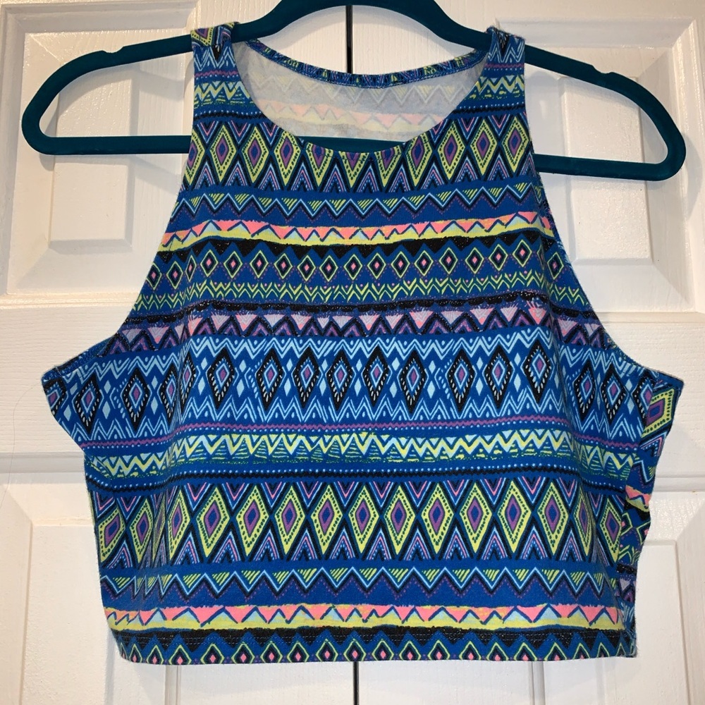 Super cute crop top!!